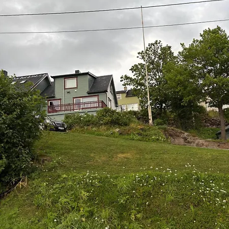 Сasa de vacaciones Hjem I Senja