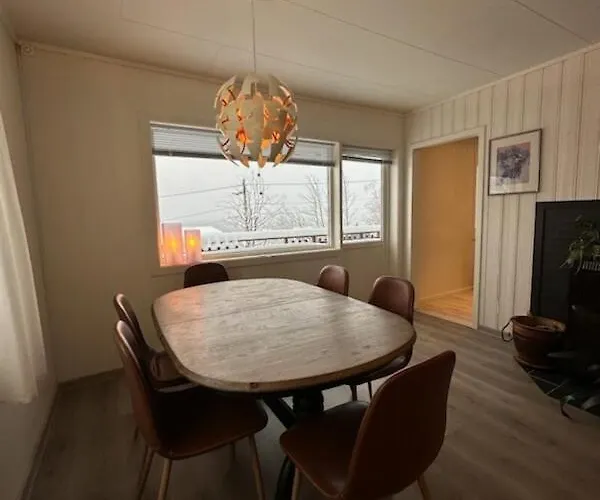 Сasa de vacaciones Hjem I Senja